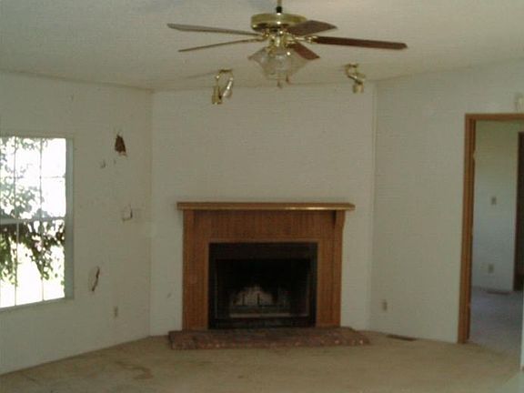 1277 Cortez ST Grants NM 87020-Living Ro