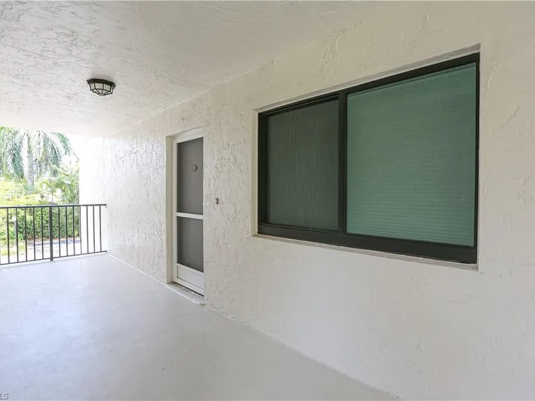 788 Park Shore Dr #D27 — Photo 11