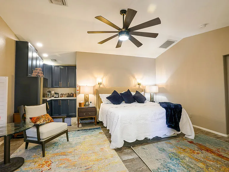 CASITA optional studio
Separate entrance, 65" TV wardrobe, built in cabinet, table & 2 chairs, side chair
King size split SLEEP NUMBER adjustable mattress
