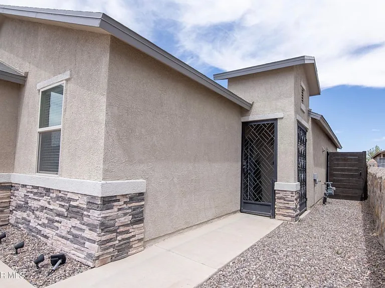 14333 Earl Chokiski Ave — Photo 1
