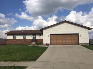 1051 Colby Rd, Waterloo, IA 50701