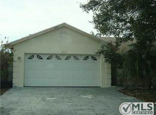 110 La Mancha Ave, Royal Palm Beach, FL 33411