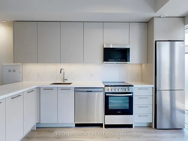 851 Sheppard Ave W #30 — Photo 11