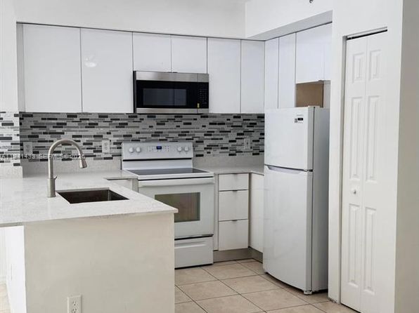 11050 SW 196th St APT 205