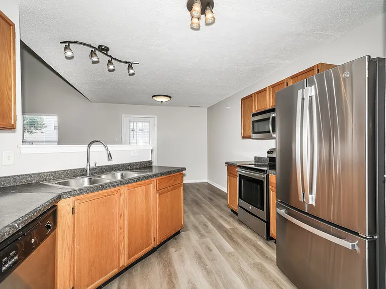 1178 Kenwood Dr — Photo 10