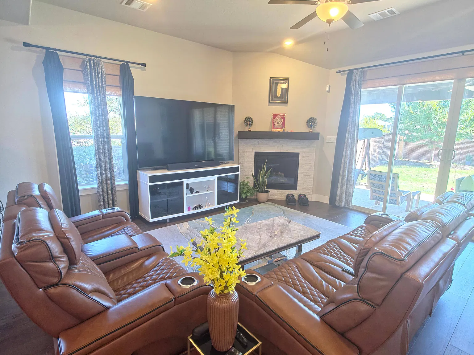 4 bed, 3102 sqft, $3,800 — Photo 3