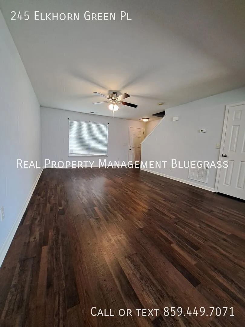 Fantastic 3 Bedroom 2.5 Bath Home in Elkhorn Green Neighborhood — Photo 2