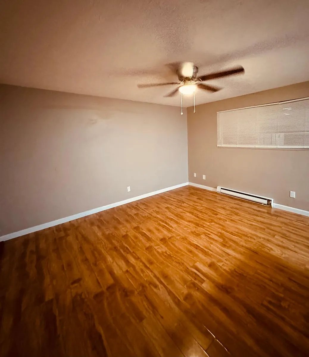 Building Photo - 2602 Chesterfield Ct #10