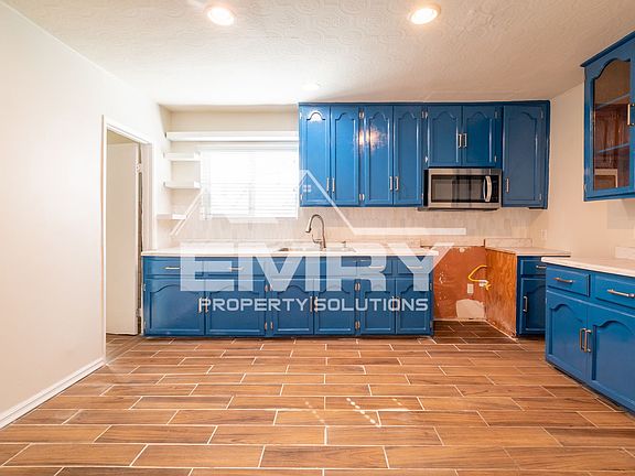 2nd image of 1125 S Evergreen Ave #1