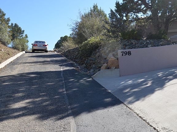 4th image of 794 Devereaux Dr