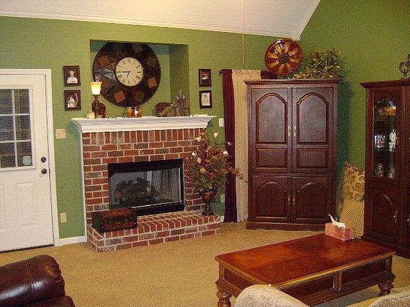3rd image of 109 Miller Dr
