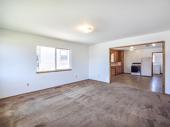 3rd image of 23 Stanford St