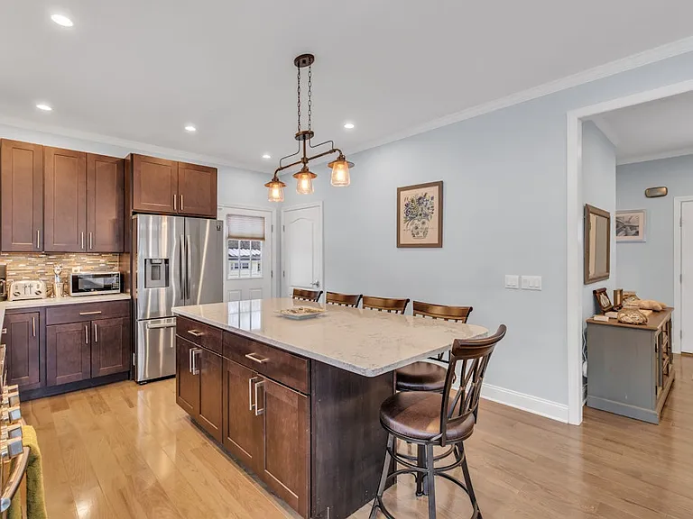 300 Fiddler Ln — Photo 5