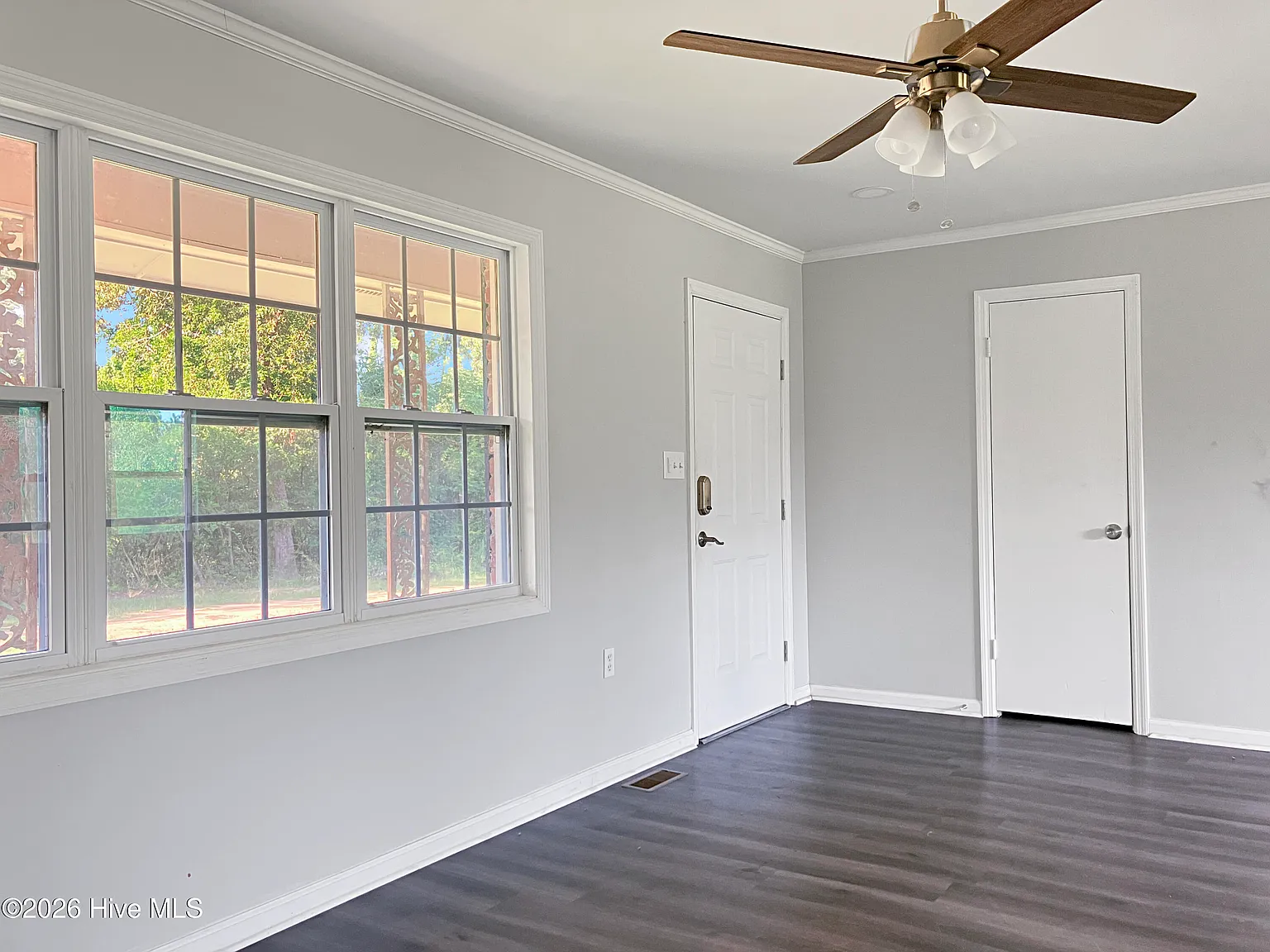 3 bed, 2.0 bath, $1,750 — Photo 4