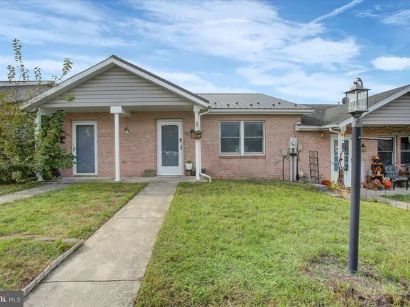 86 Nottingham Dr, Chambersburg, PA 17201