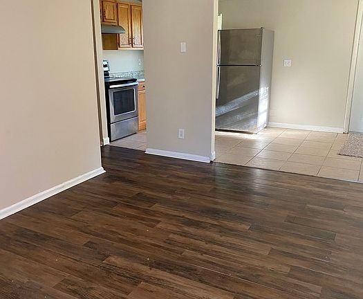 5th image of 7439 S Legrande St