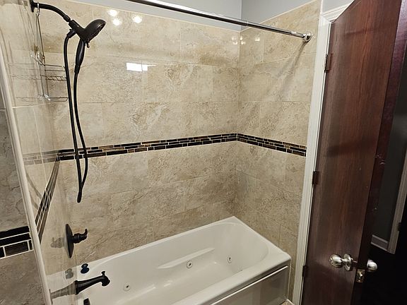 4th image of 3506 W Le Moyne St #2