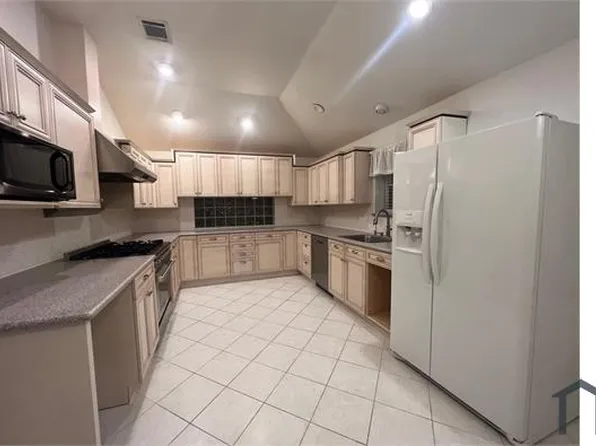 1008 Charter Oak St, Allen, TX 75002