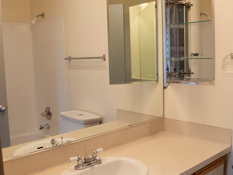 5220 University Way NE #N101 — Photo 8