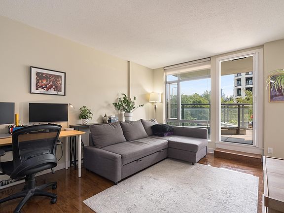 2nd image of 3660 Vanness Ave #508