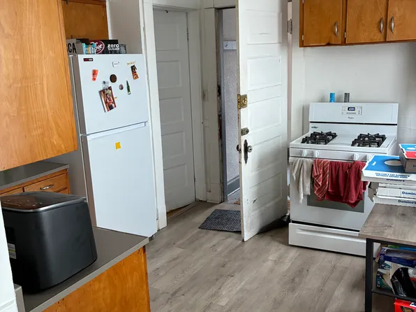 2962 N Cramer St #2962, Milwaukee, WI 53211