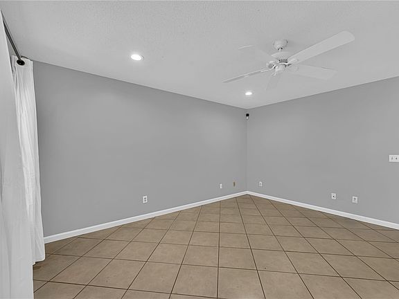 5th image of 154 Ashton Ln