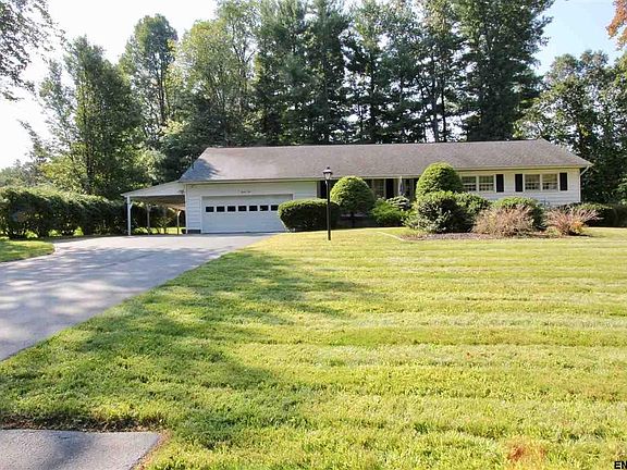 2nd image of 22 Arnold Dr