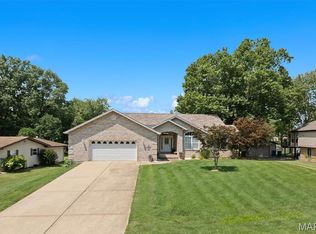 90 Shore Dr SW, Edwardsville, IL 62025