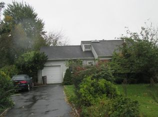 26 Goodwin Ln, Coram, NY 11727