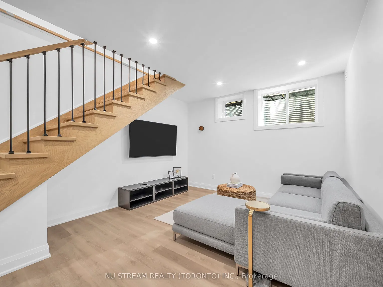 2 bed, $2,050 — Photo 4