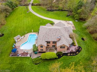 7435 S Raccoon Rd, Canfield, OH 44406