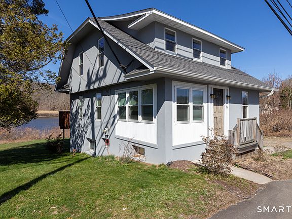 3rd image of 135 Middlesex Avenue