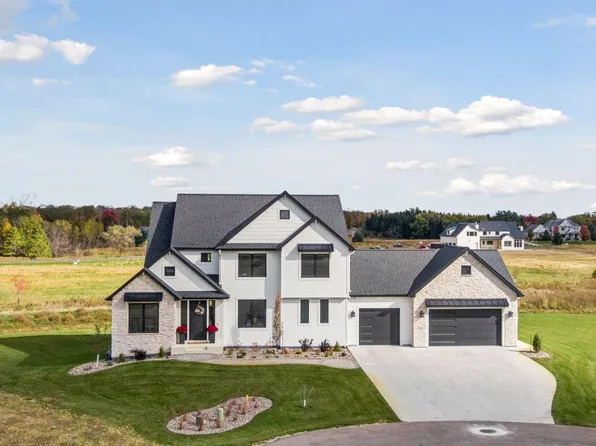 2702 Mayo Prairie Ln SW, Rochester, MN 55902