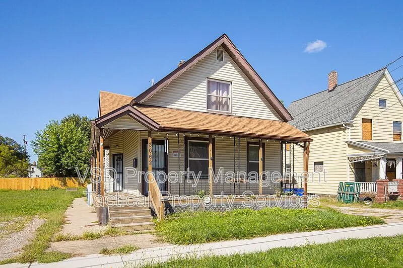 3 bed, 1.0 bath, 1190 sqft, $1,350 — Photo 2