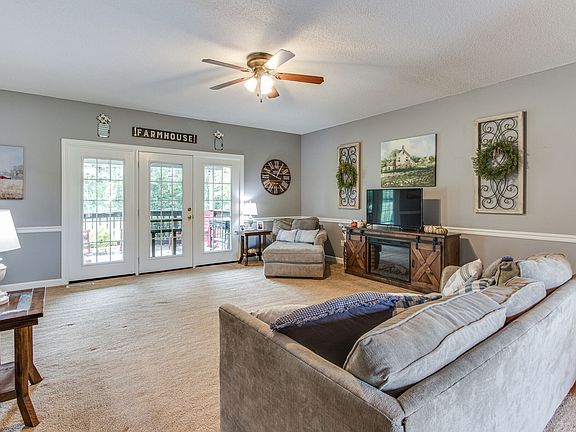 4th image of 105 Stowers Ln