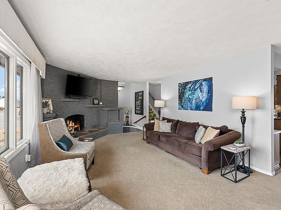 3rd image of 6203 S Moran Dr