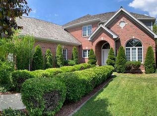 1212 Countryside Ln, South Elgin, IL 60177