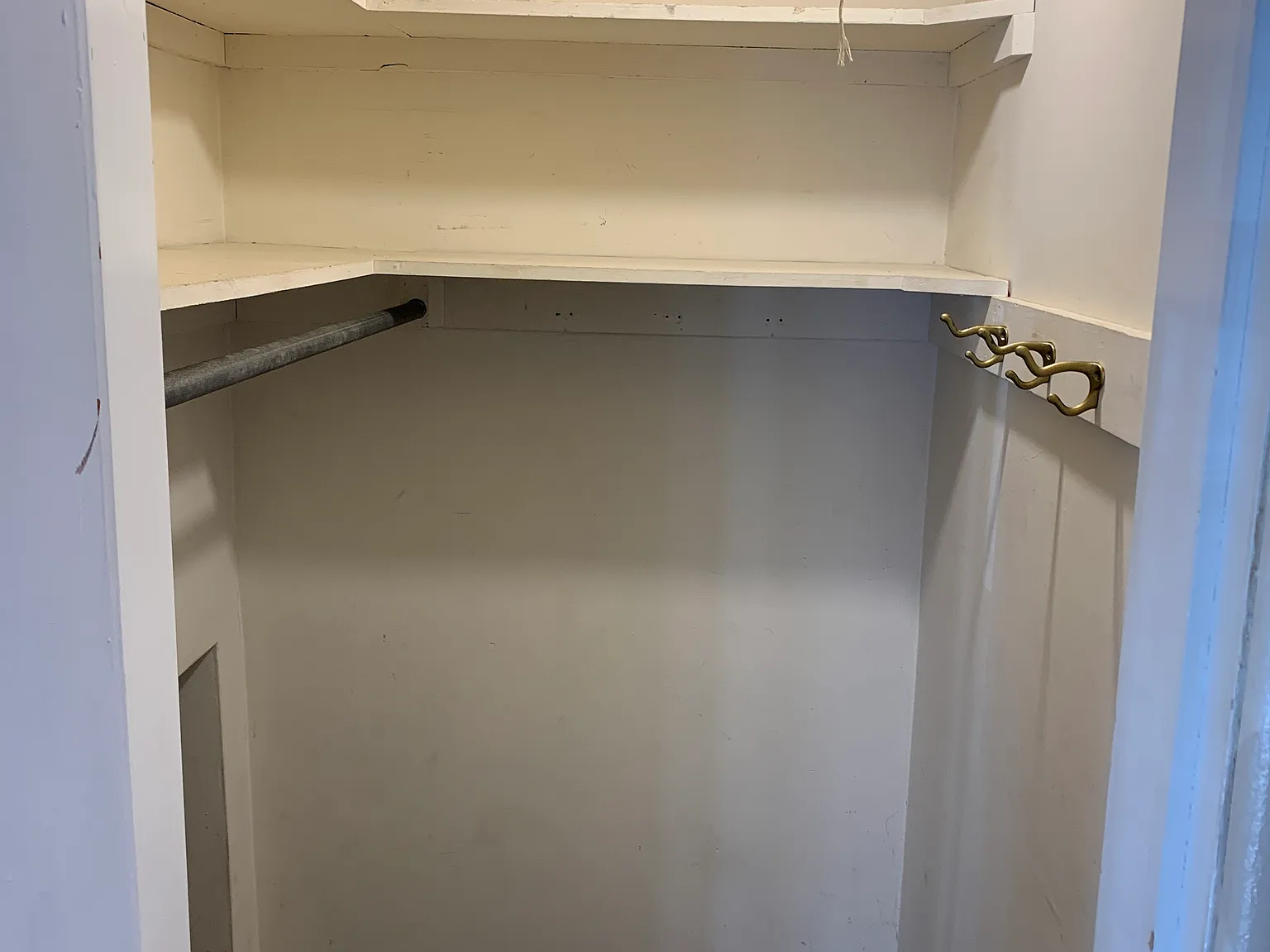 2 bed, 900 sqft, $525 — Photo 2