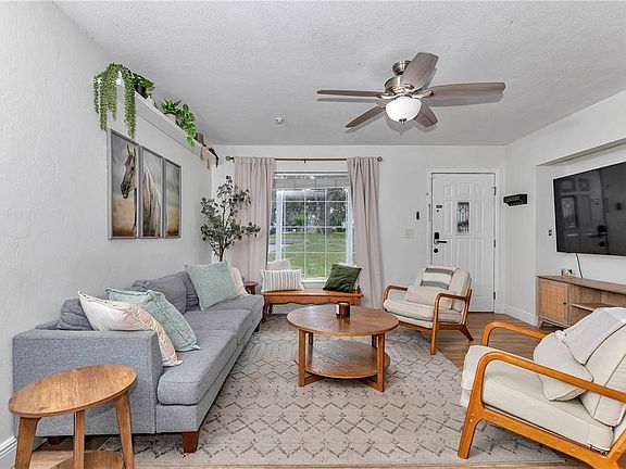 5th image of 1302 SE Sanchez Ave