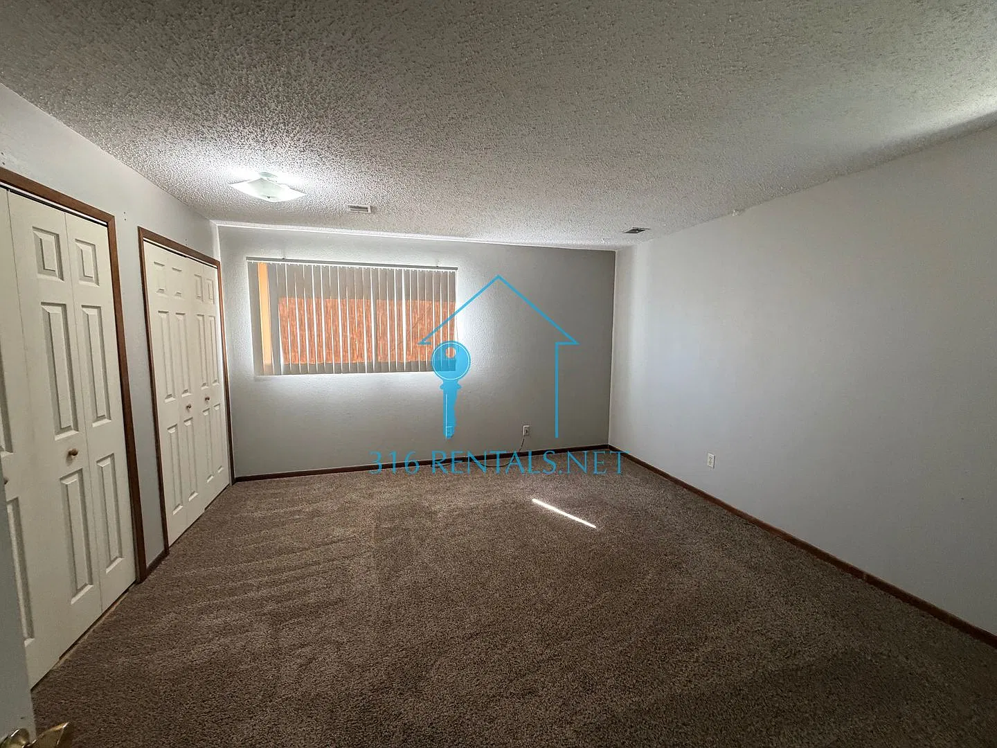 $850- 2 bed 1 bath - Townhomes — Photo 2