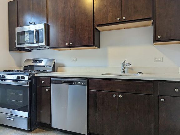 5th image of 3004 N Whipple St #3WW