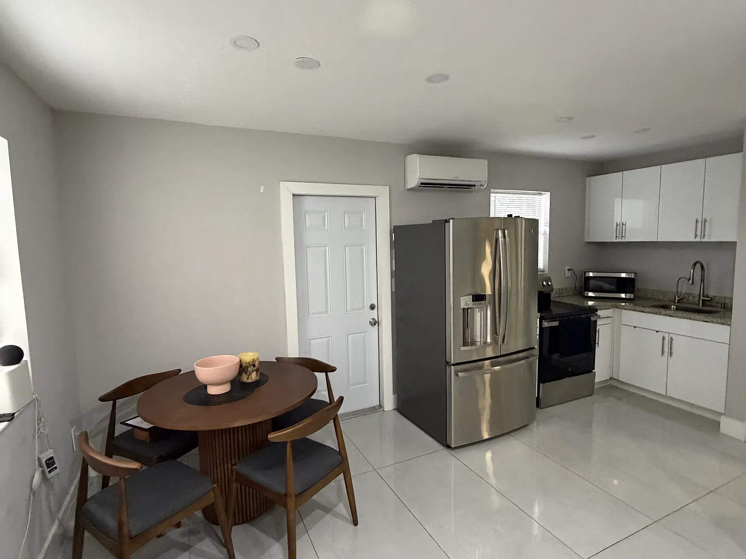 1 bed, 600 sqft, $1,900 — Photo 3