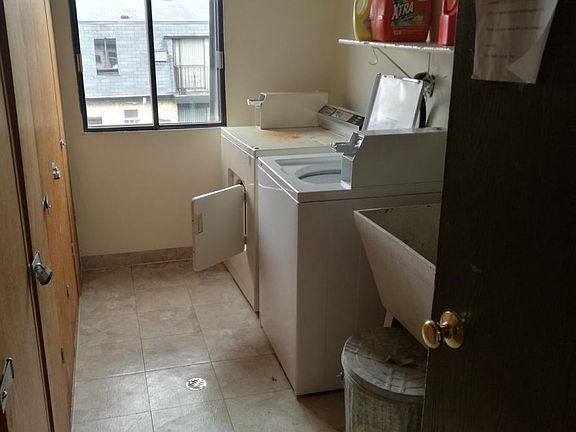 2nd image of 935 Westmoreland Dr APT 4