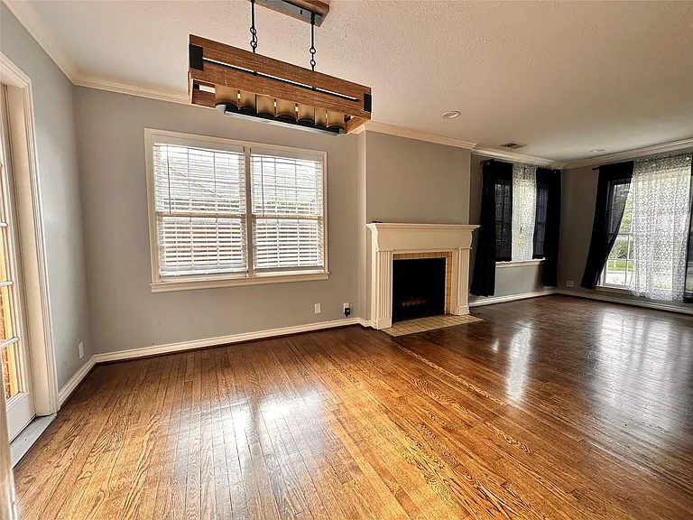 2222 Carnes St — Photo 36