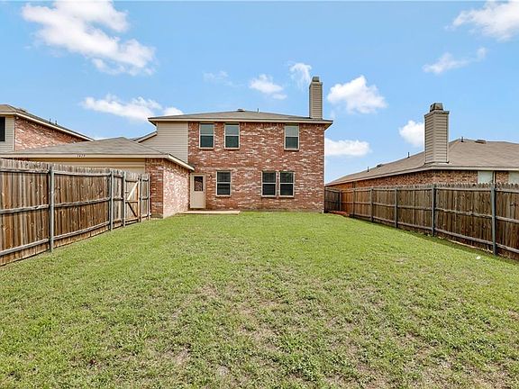 4th image of 1419 Honey Bee Ln