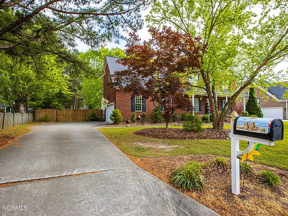 5th image of 3703 Bach Cir