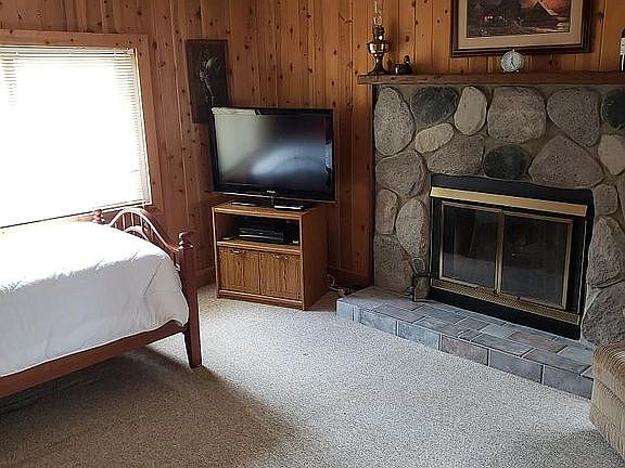 Gas fireplace