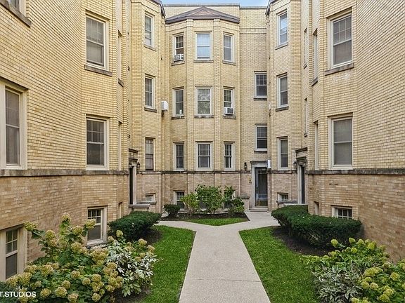 2nd image of 423 Wisconsin Ave APT 1E
