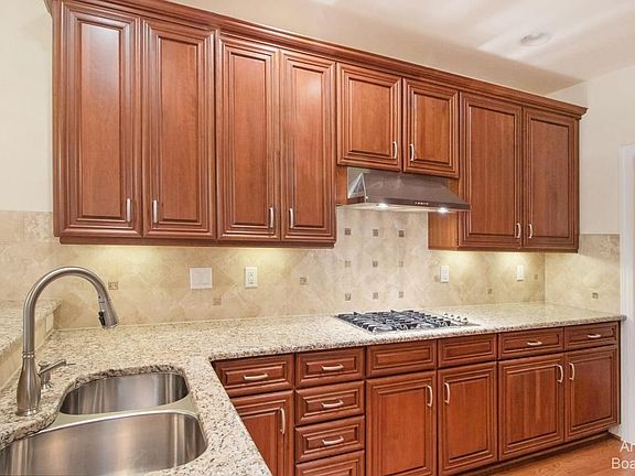 4th image of 44406 Broadmoor Blvd #1