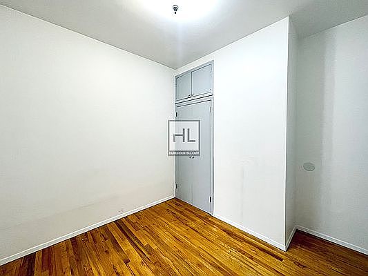 5th image of 202 6th St #7